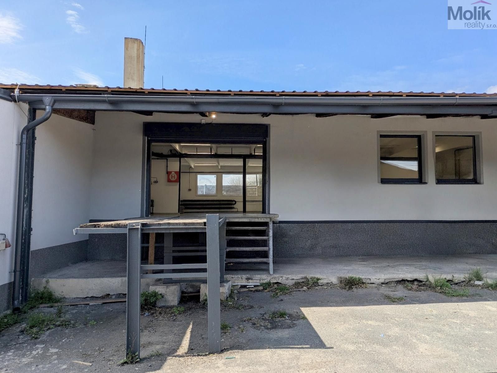Pronájem komerčního prostoru 198 m² - foto 1