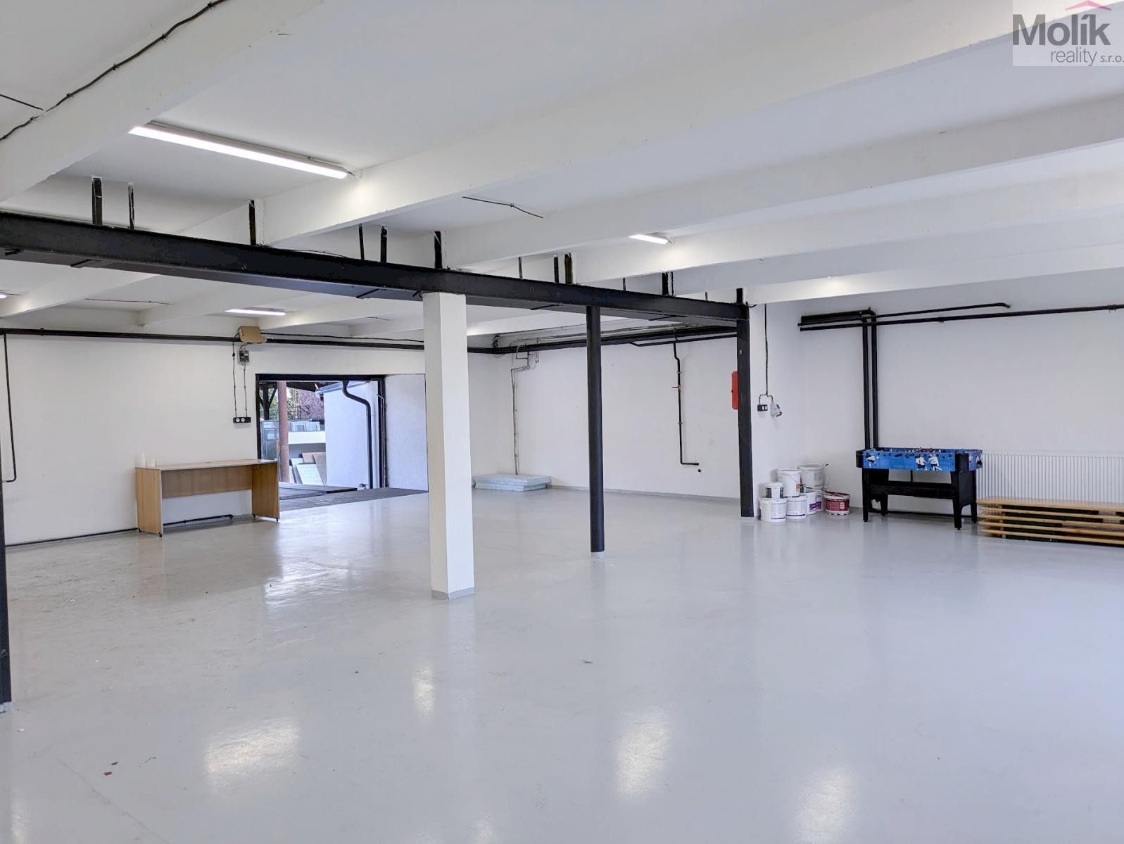 Pronájem komerčního prostoru 198 m² - foto 3