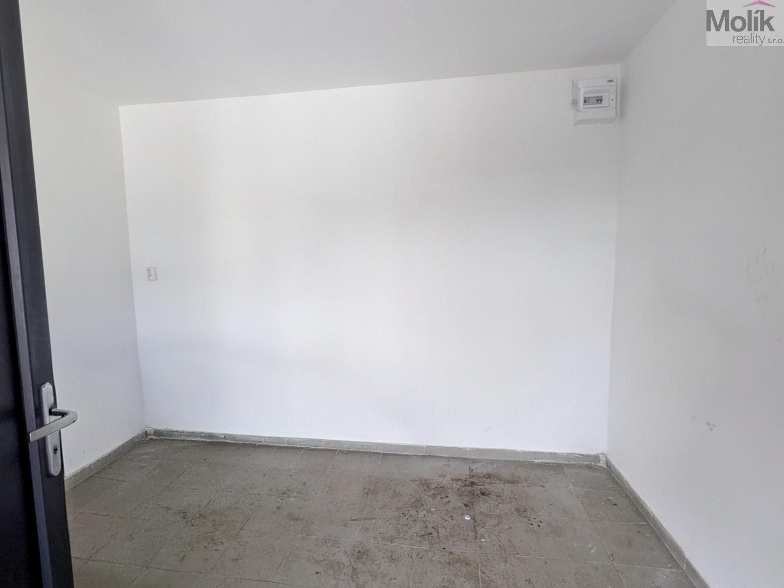 Pronájem komerčního prostoru 198 m² - foto 11