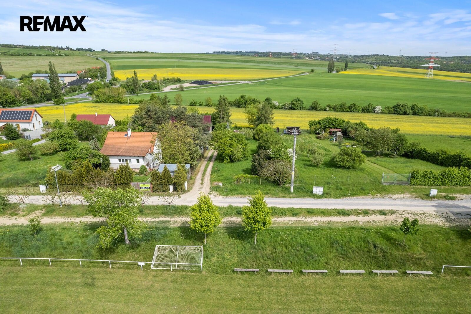 Prodej pozemku 950 m² - foto 4