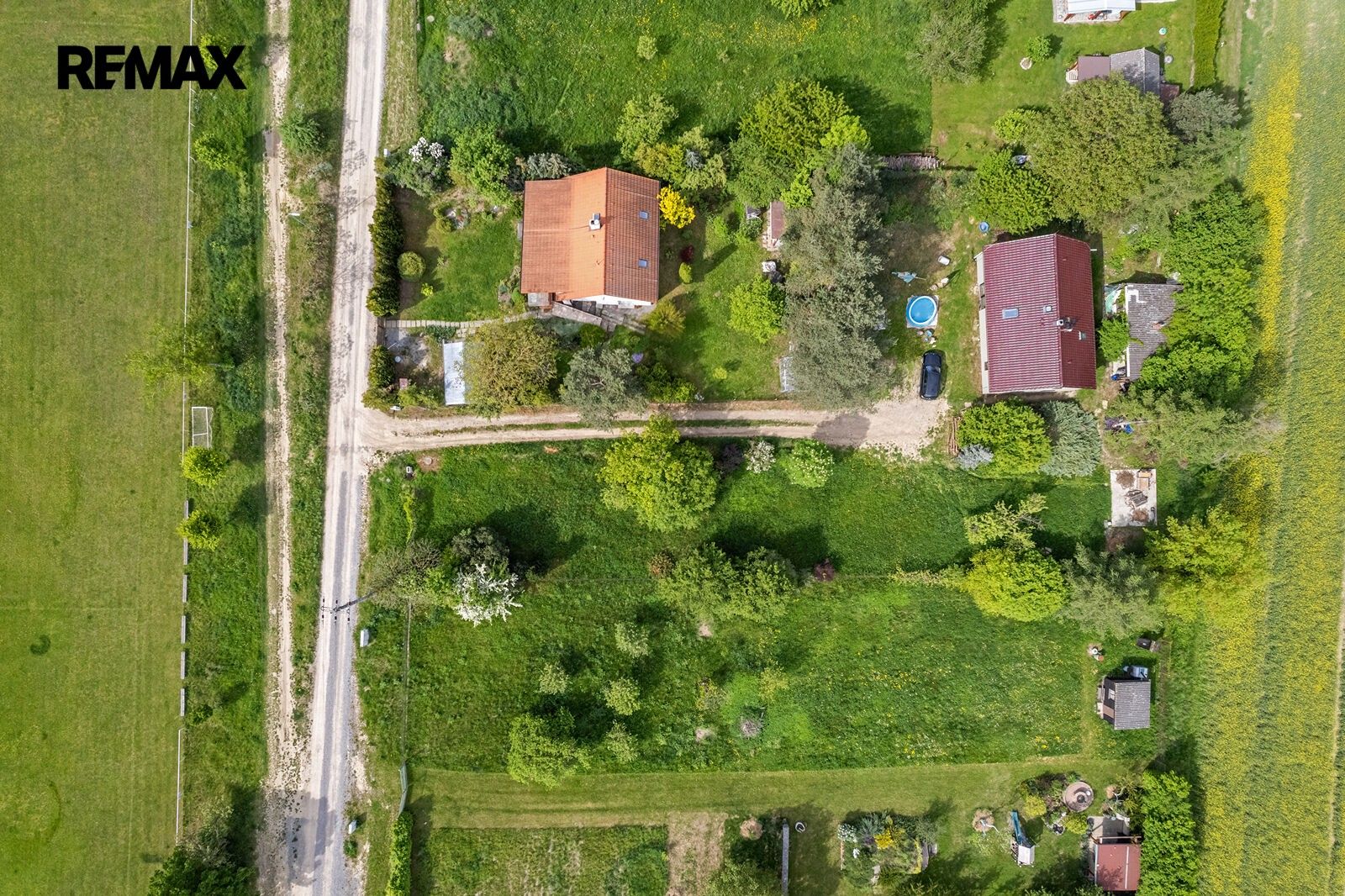 Prodej pozemku 950 m² - foto 6