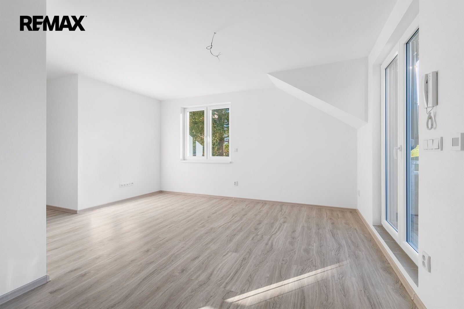 Pronájem bytu 4+kk 80 m² - foto 5
