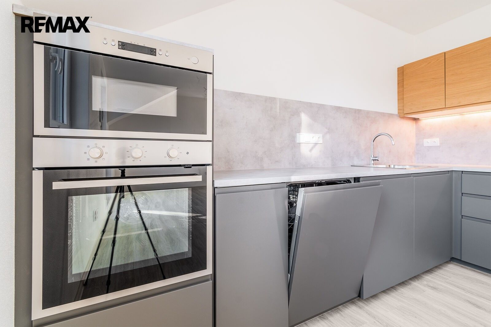 Pronájem bytu 4+kk 80 m² - foto 2