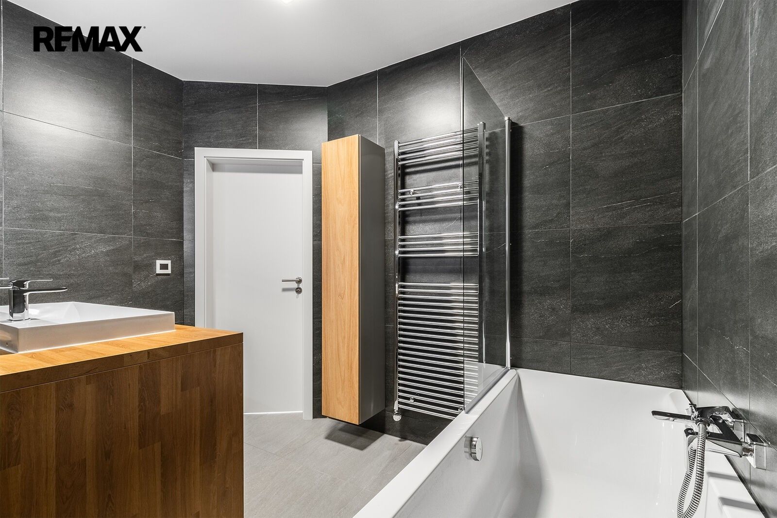 Pronájem bytu 4+kk 80 m² - foto 11