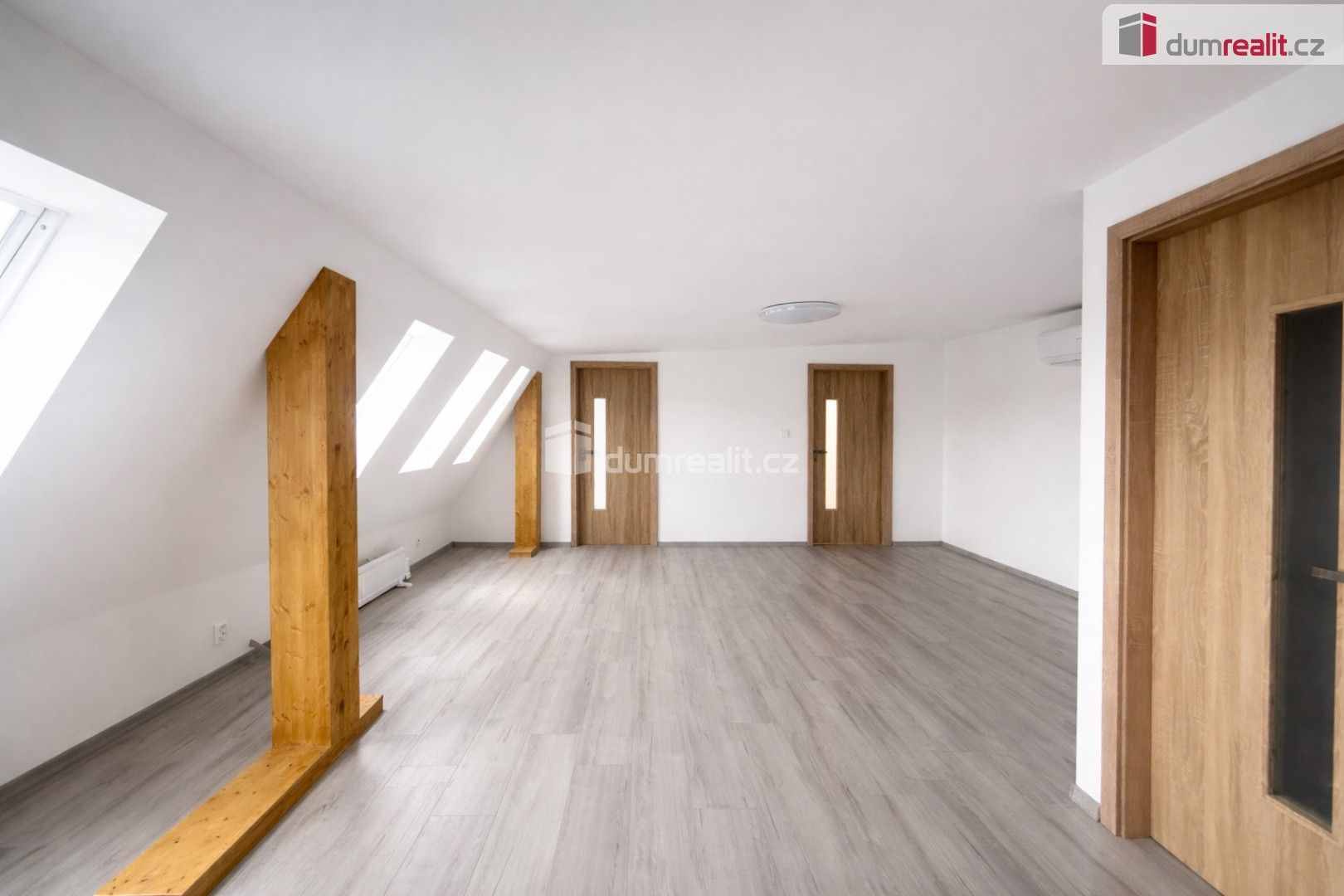 Pronájem bytu 2+kk 66 m² - foto 3