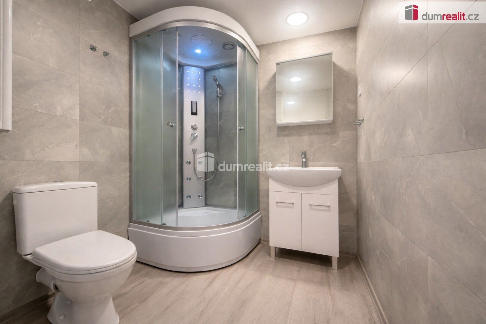 Pronájem bytu 2+kk 66 m² - foto 5