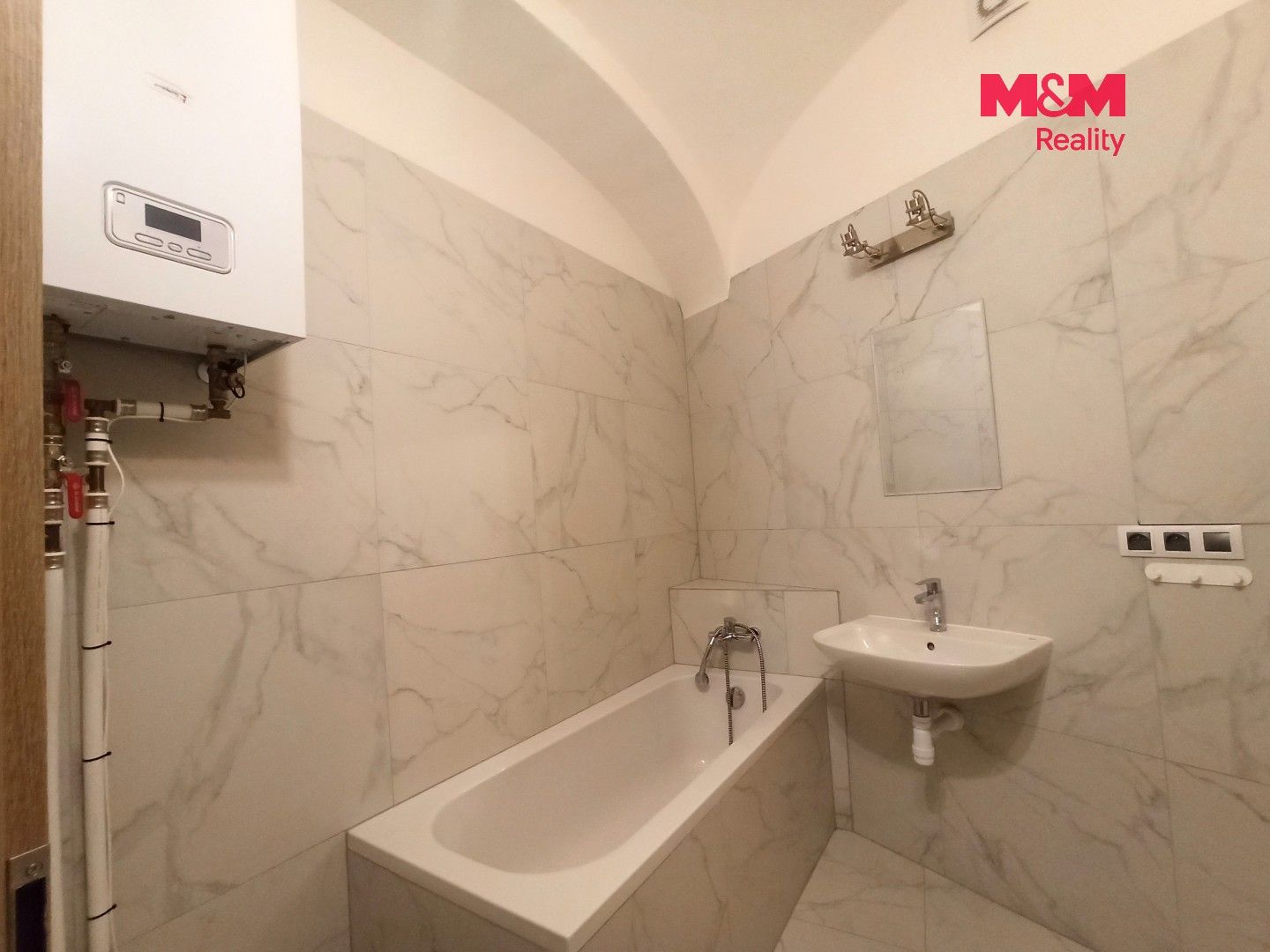 Pronájem bytu 2+1 81 m² - foto 4