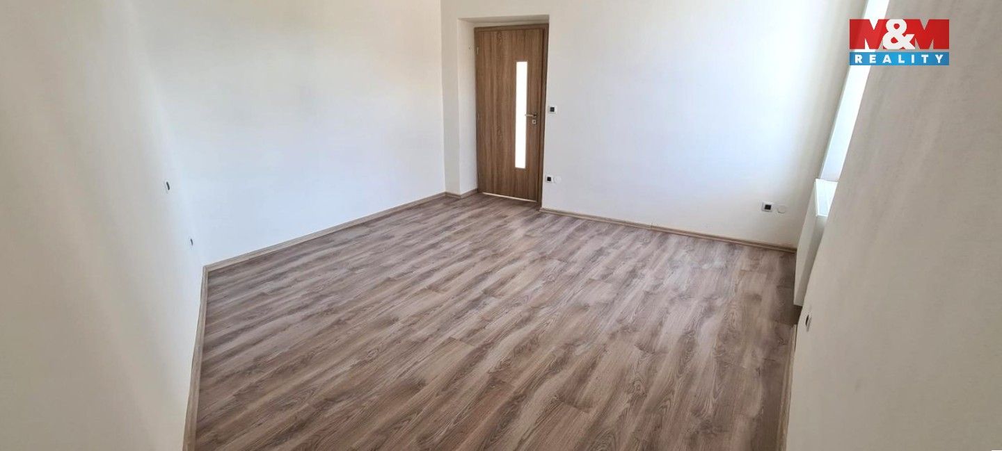 Pronájem bytu 2+1 81 m² - foto 5