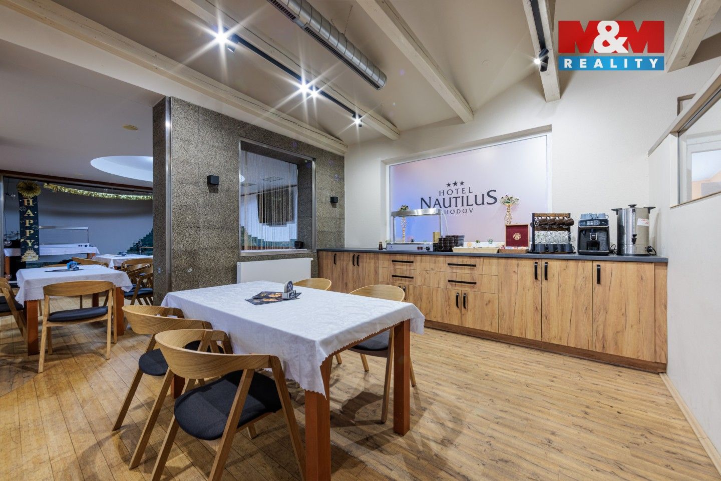 Prodej komerčního prostoru 2700 m² - foto 10