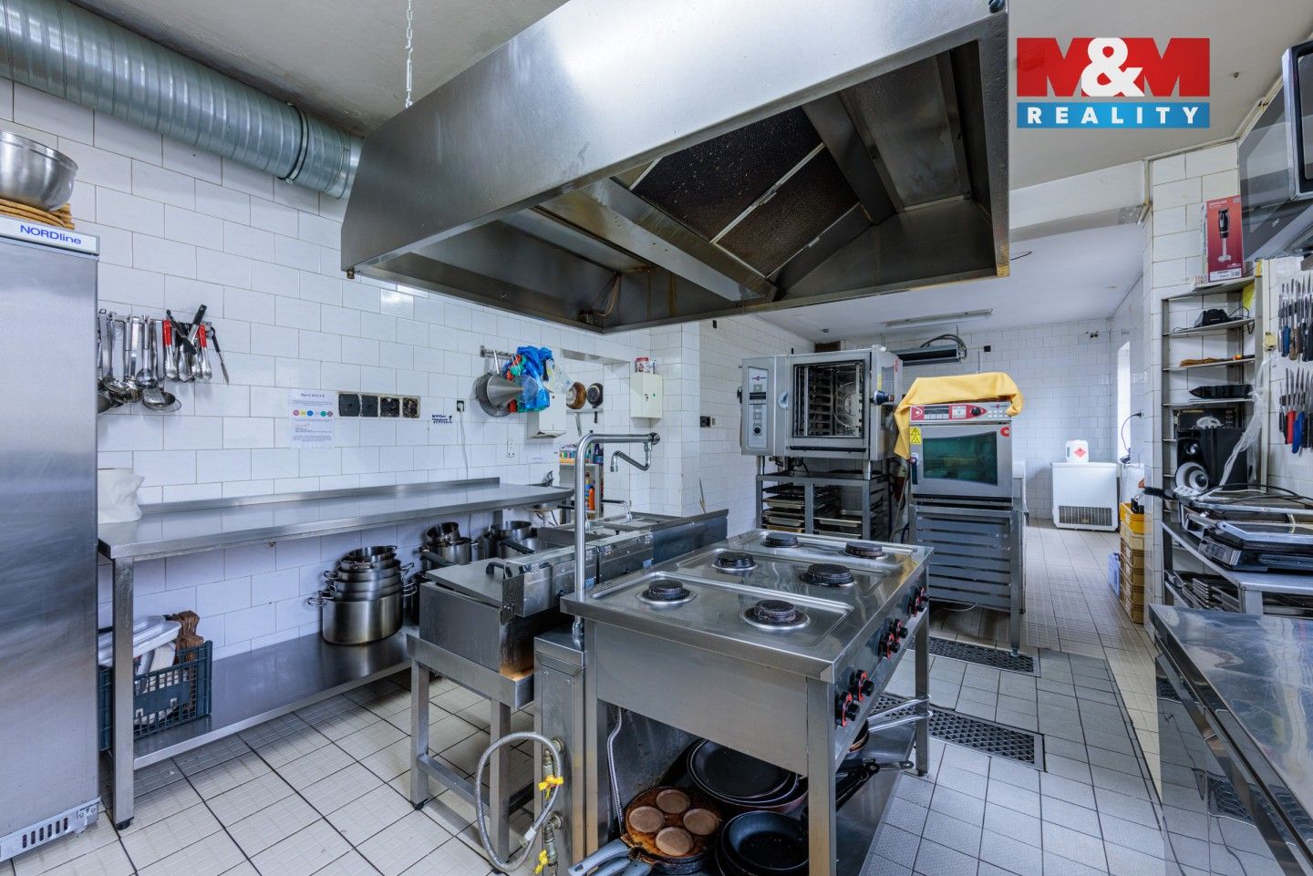 Prodej komerčního prostoru 2700 m² - foto 38