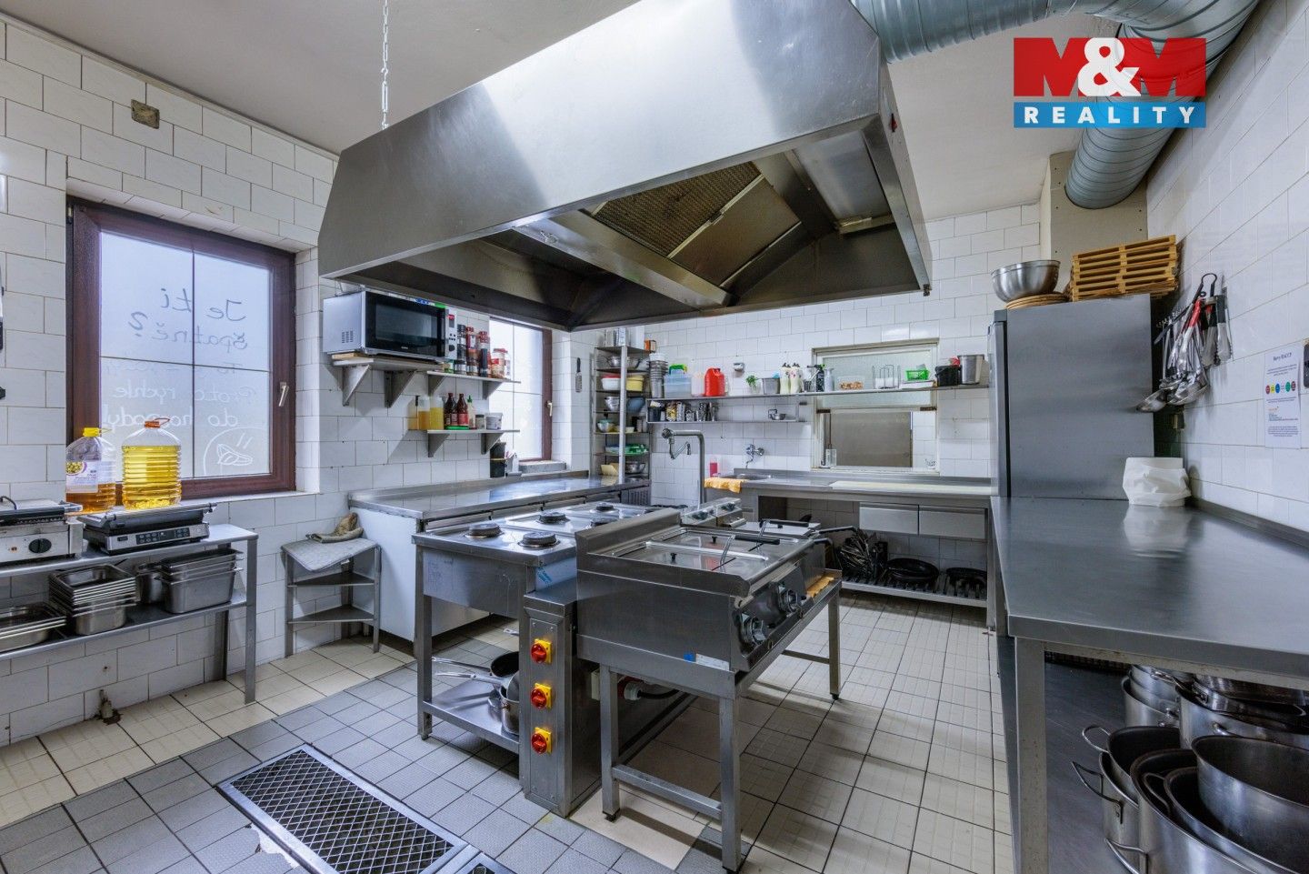 Prodej komerčního prostoru 2700 m² - foto 37