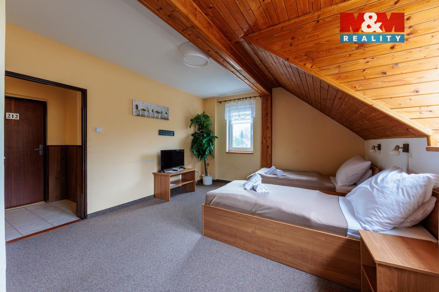 Prodej komerčního prostoru 2700 m² - foto 36