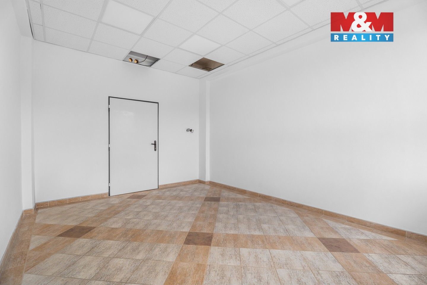 Pronájem komerčního prostoru 247 m² - foto 3