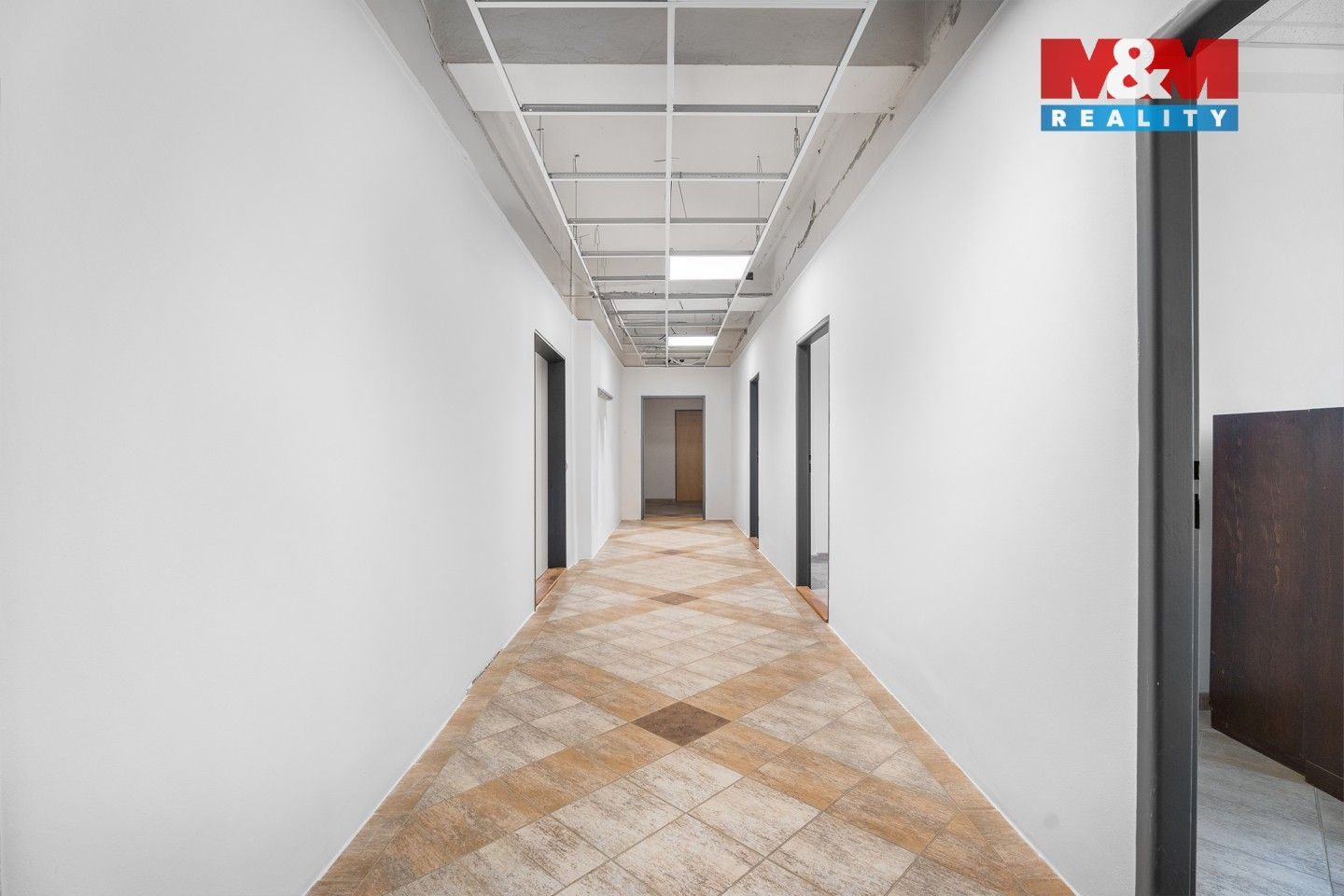 Pronájem komerčního prostoru 247 m² - foto 9
