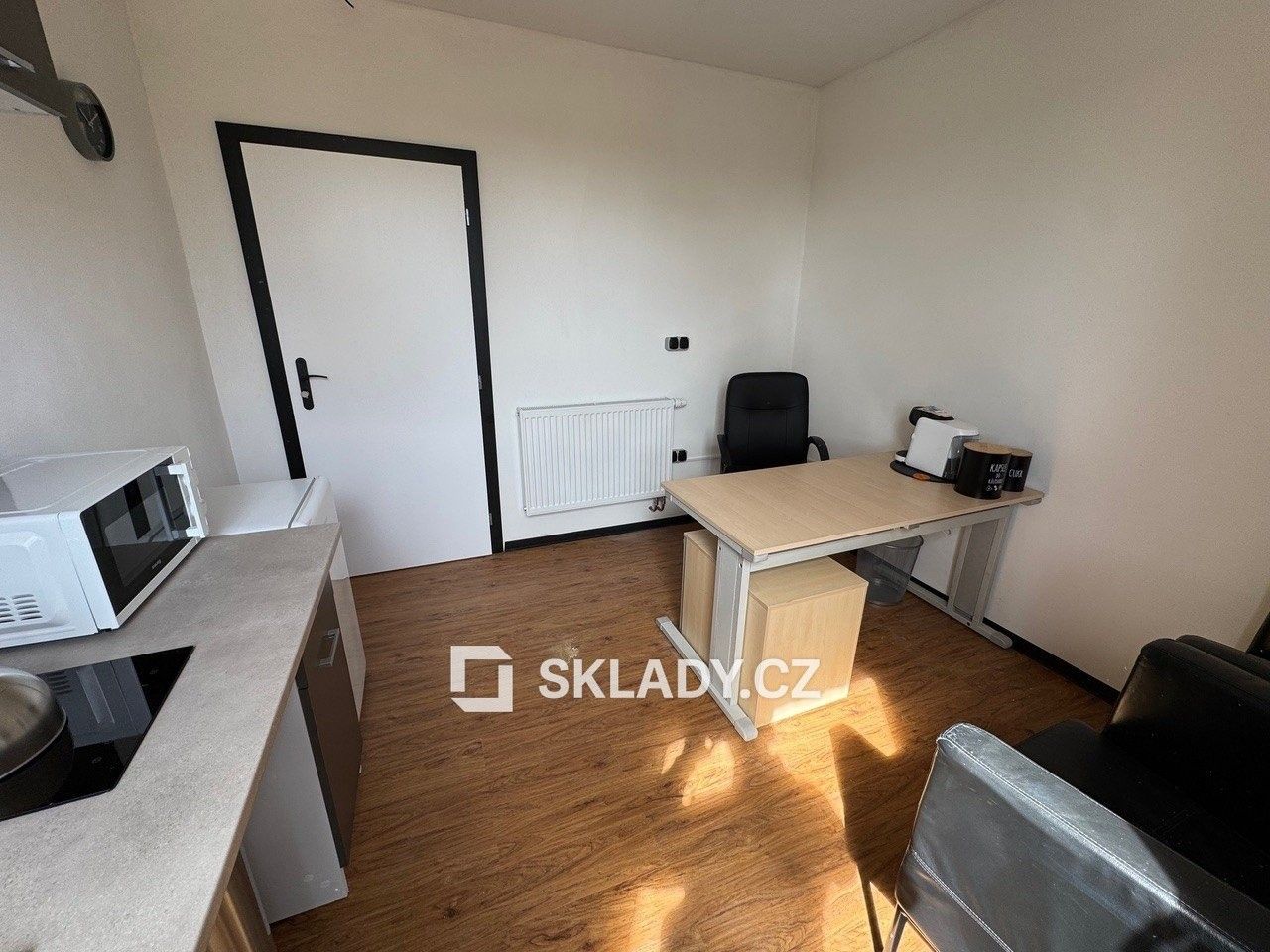 Pronájem komerčního prostoru 670 m² - foto 6