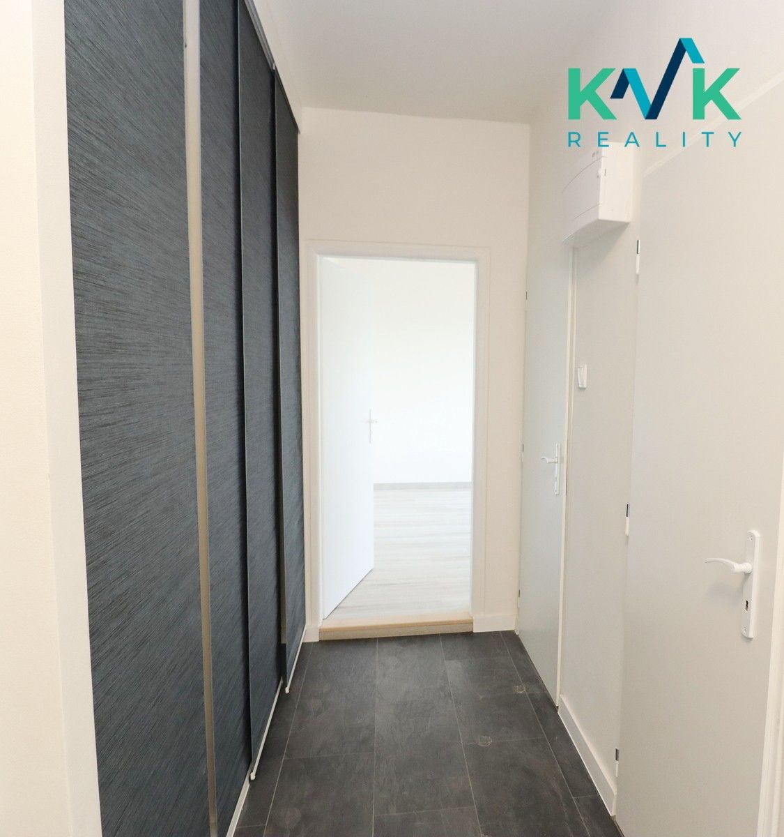 Pronájem bytu 2+1 53 m² - foto 3