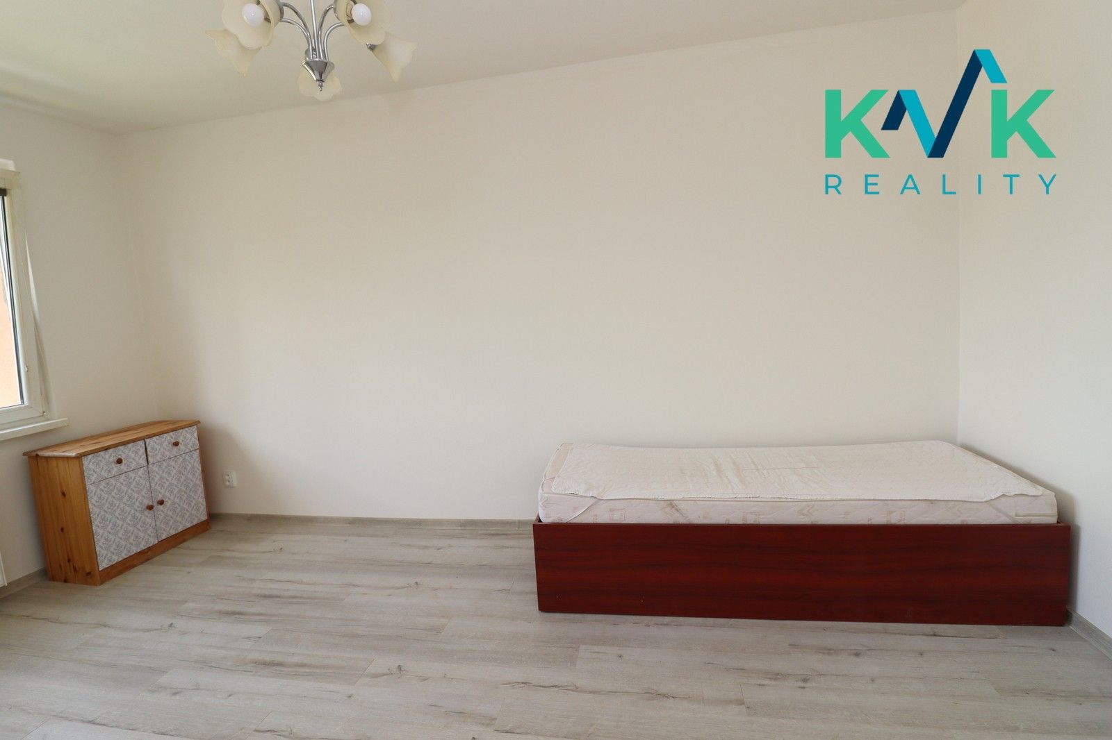 Pronájem bytu 2+1 53 m² - foto 8