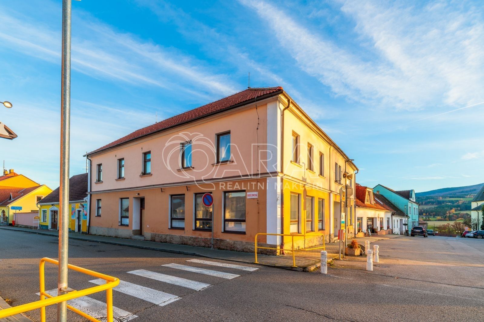 Prodej komerčního prostoru 124 m² - foto 1
