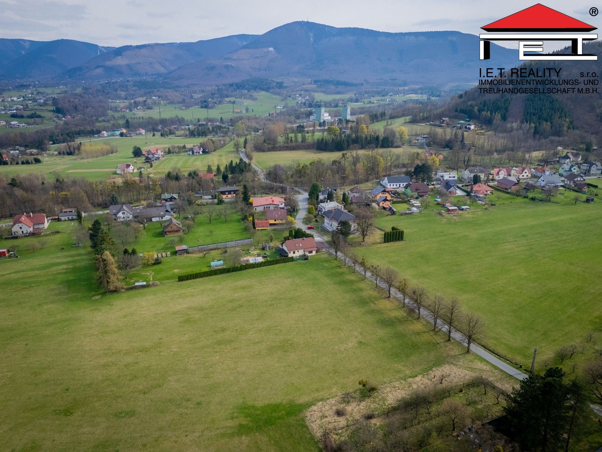 Prodej pozemku 6678 m² - foto 1