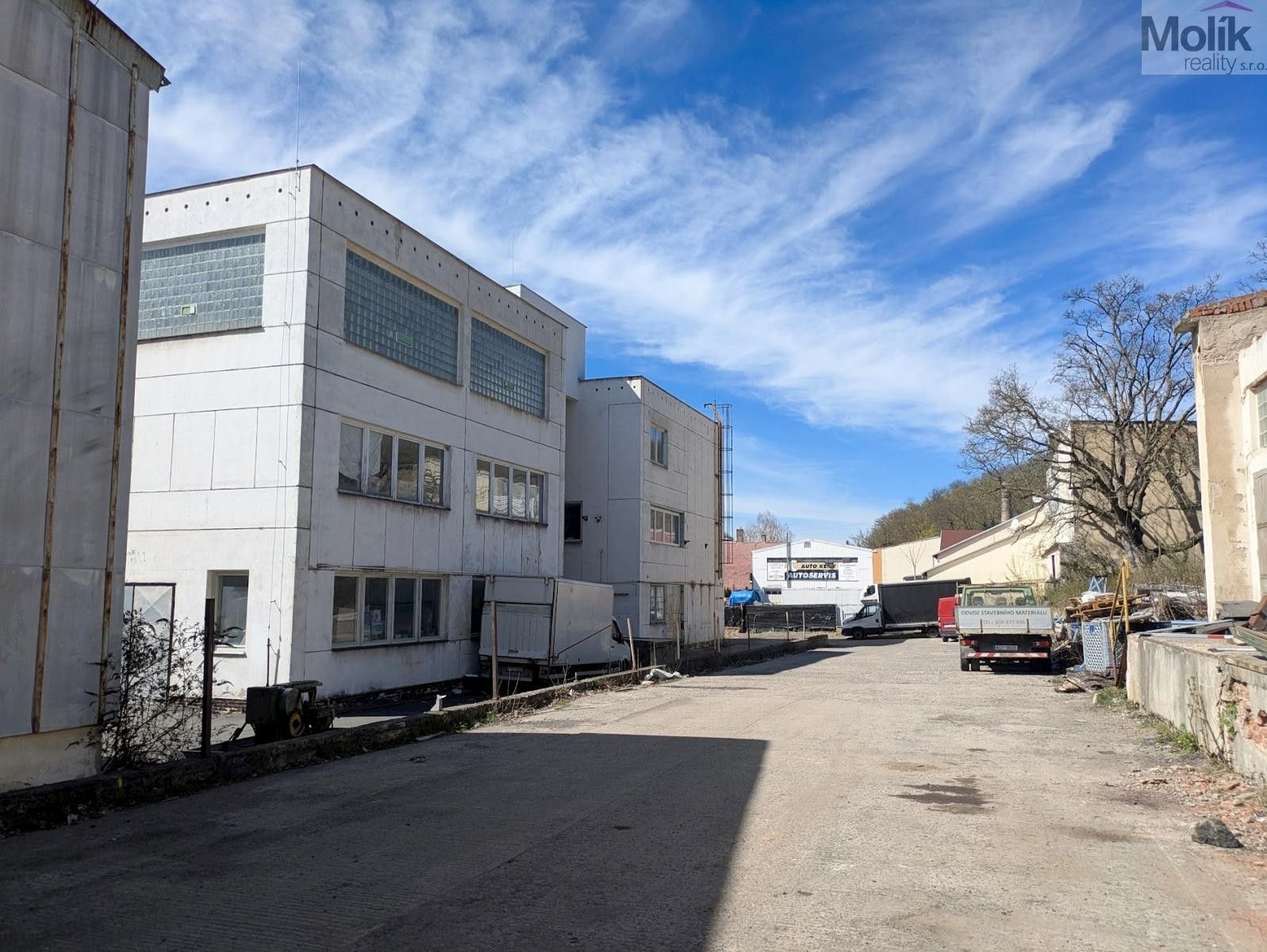 Pronájem komerčního prostoru 351 m² - foto 1