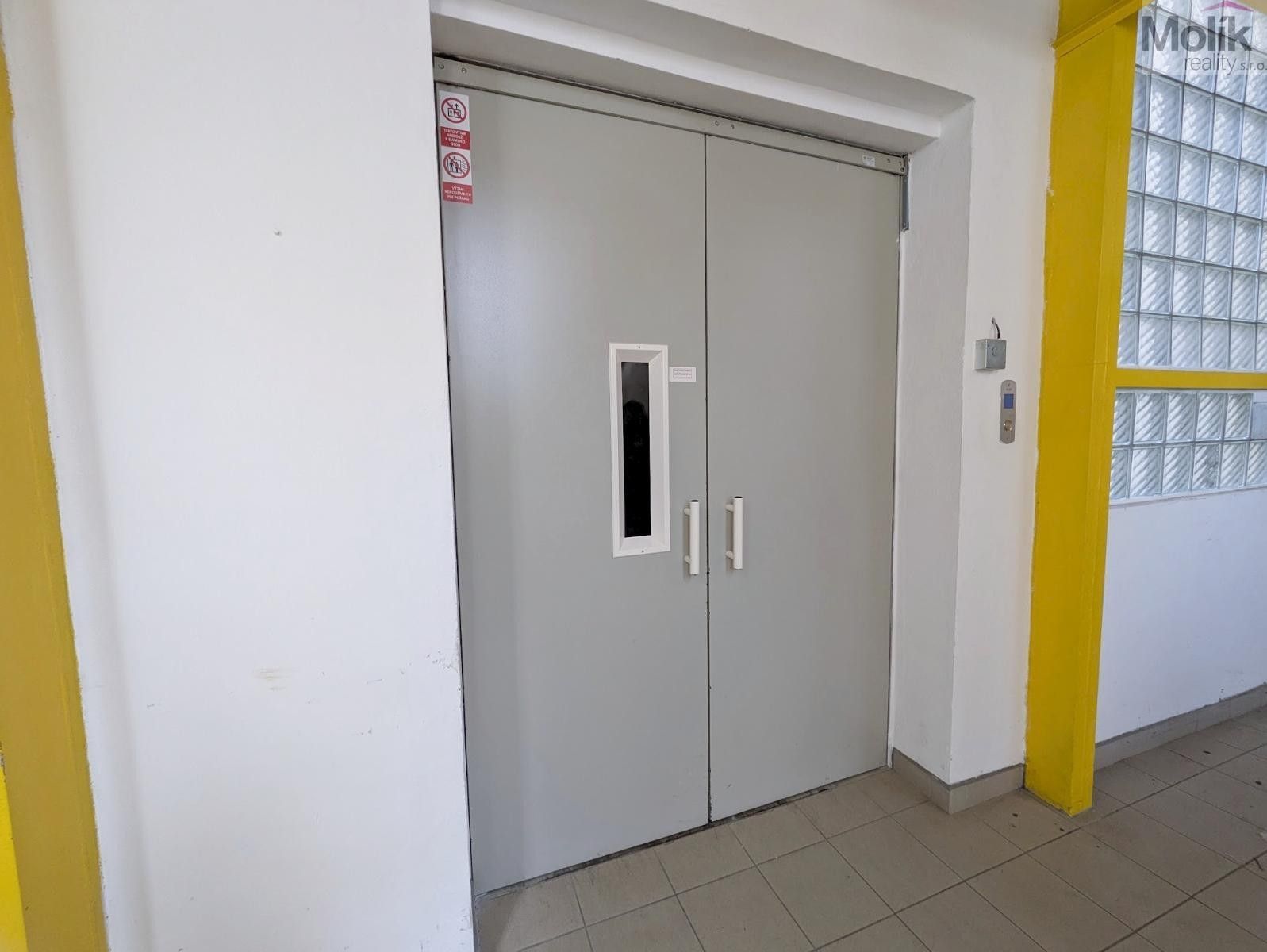 Pronájem komerčního prostoru 351 m² - foto 9