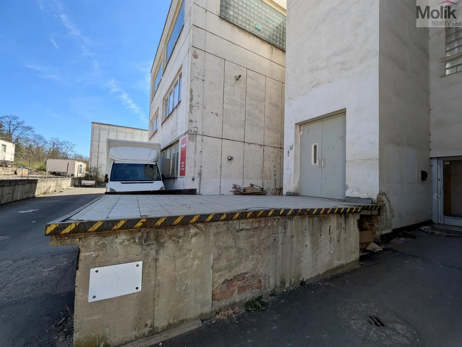 Pronájem komerčního prostoru 351 m² - foto 10