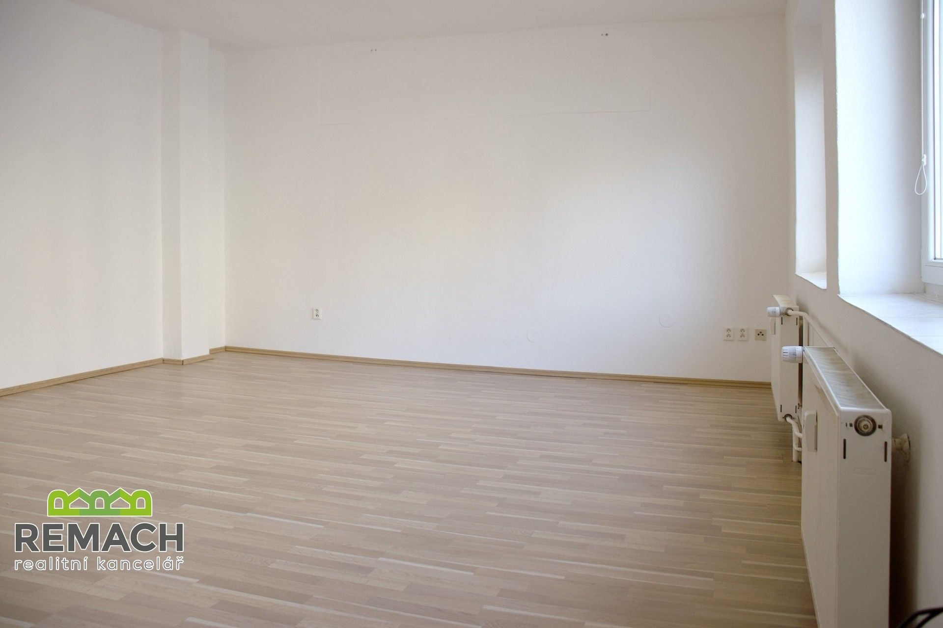 Pronájem bytu 1+kk 38 m² - foto 4