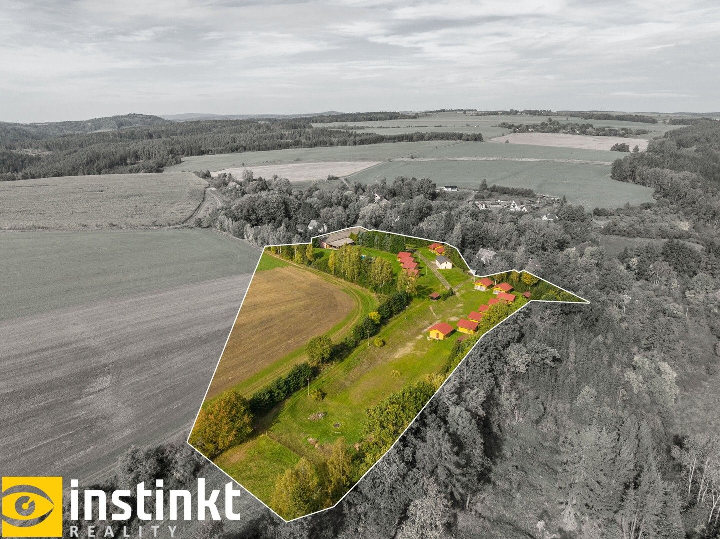 Prodej nemovitosti 27329 m² - foto 2