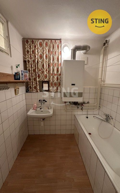 Pronájem bytu 2+1 56 m² - foto 4