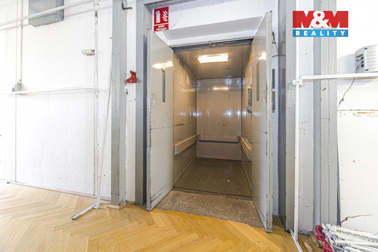 Prodej komerčního prostoru 900 m² - foto 13