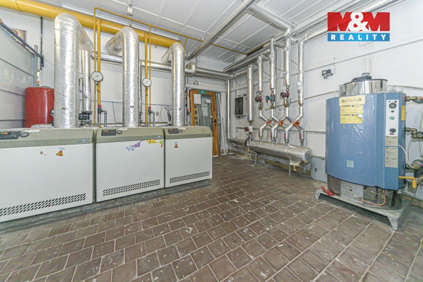 Prodej komerčního prostoru 900 m² - foto 14