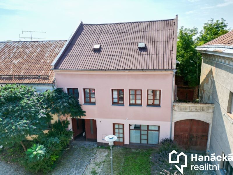 Prodej komerčního prostoru 300 m² - foto 1