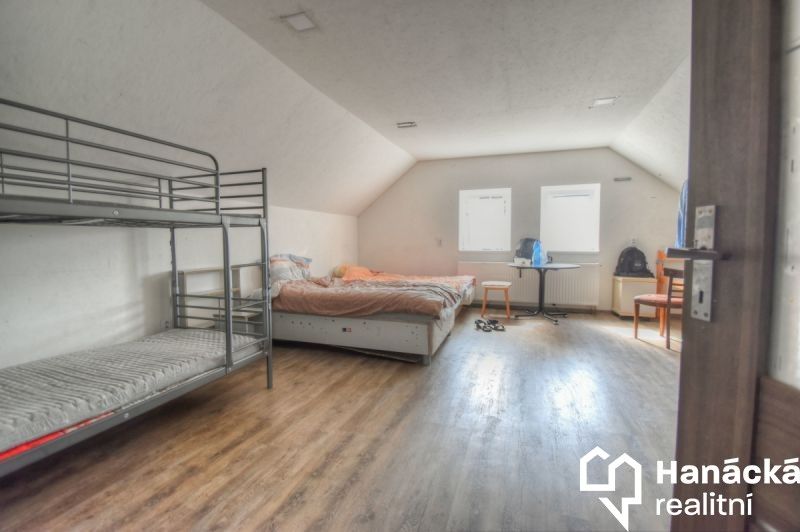 Prodej komerčního prostoru 300 m² - foto 12
