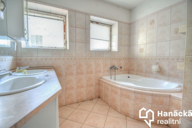 Prodej komerčního prostoru 300 m² - foto 16