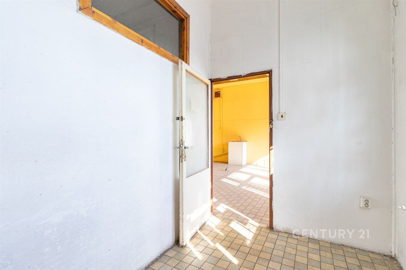Pronájem komerčního prostoru 64 m² - foto 5