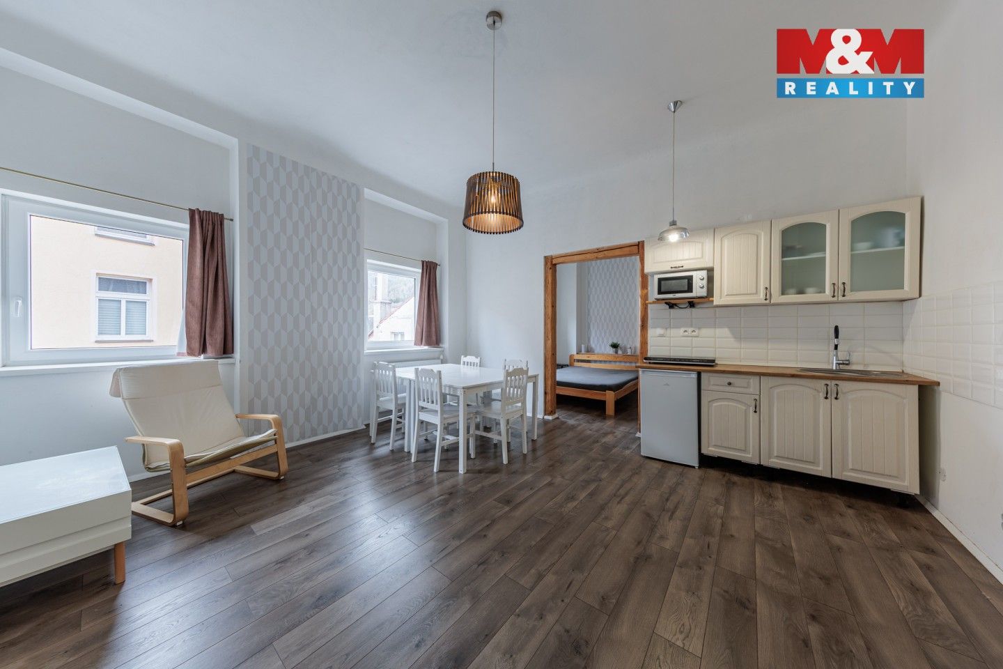 Prodej komerčního prostoru 327 m² - foto 2