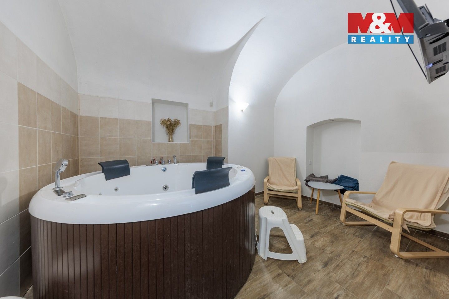 Prodej komerčního prostoru 327 m² - foto 4