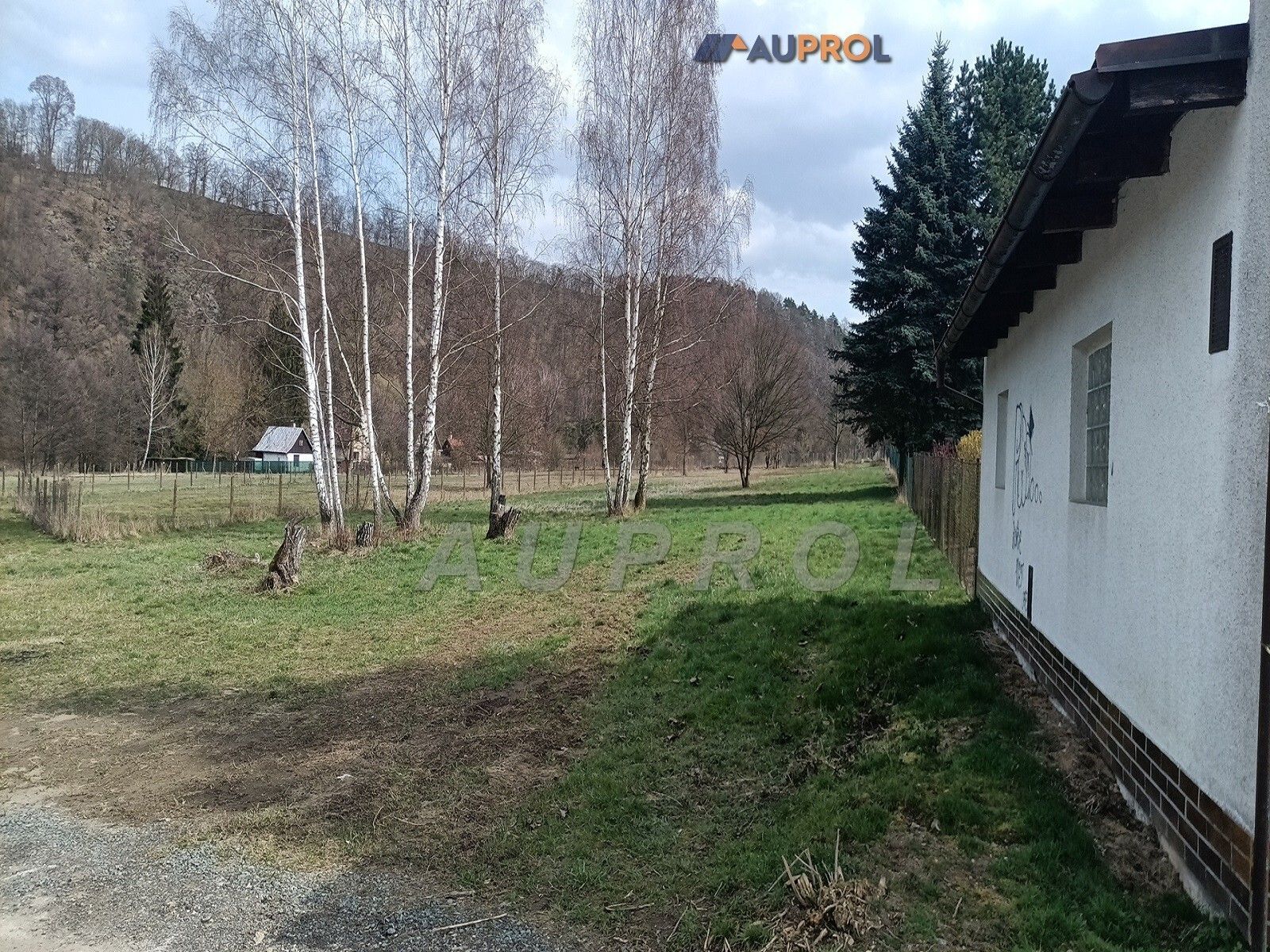 Prodej pozemku 3079 m² - foto 1