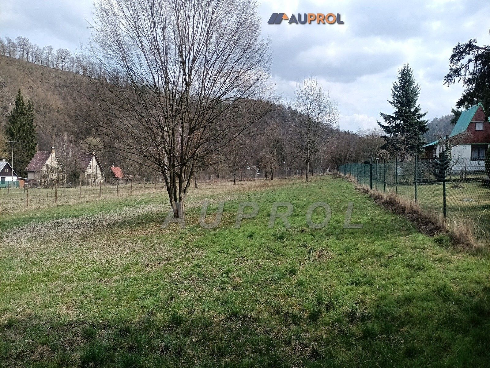 Prodej pozemku 3079 m² - foto 3