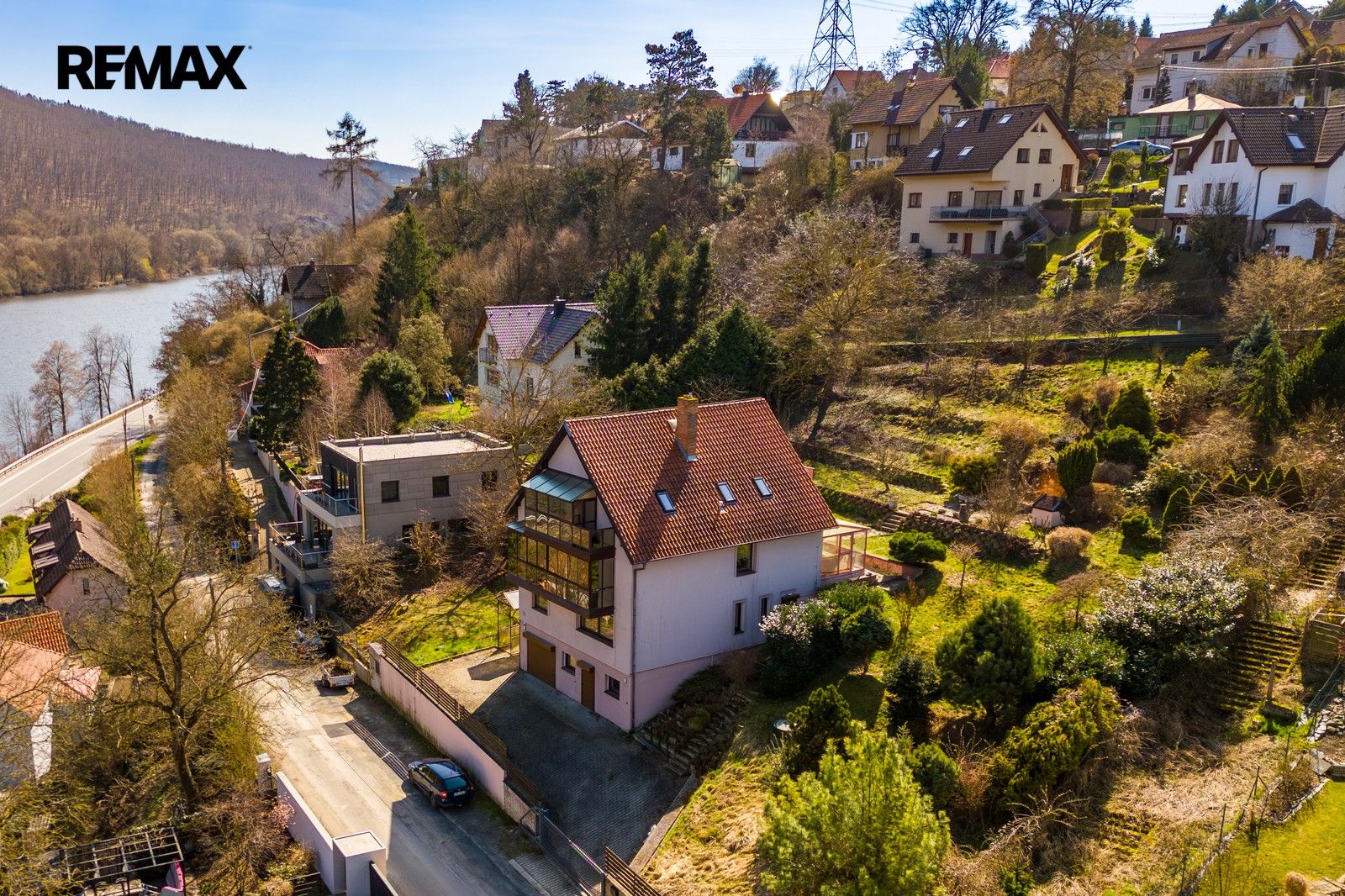 Prodej domu 300 m² - foto 1