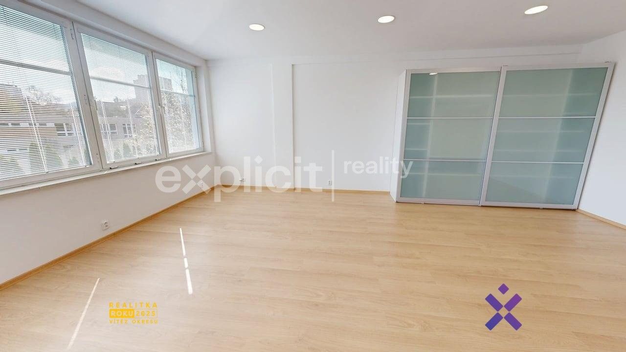 Pronájem bytu 1+kk 67 m² - foto 5