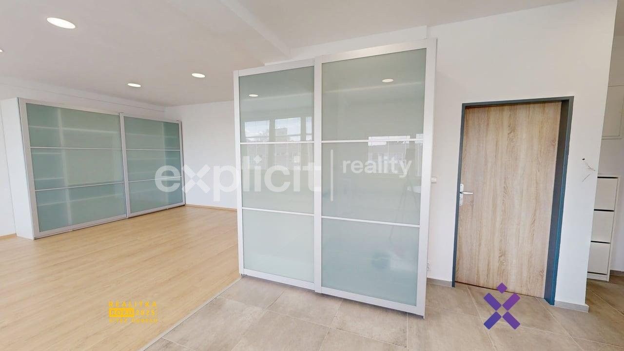 Pronájem bytu 1+kk 67 m² - foto 6