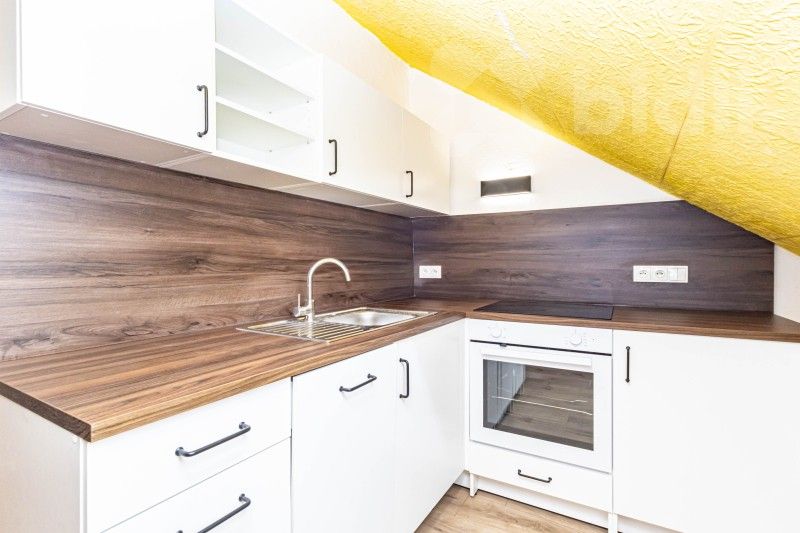 Prodej bytu 2+1 72 m² - foto 1