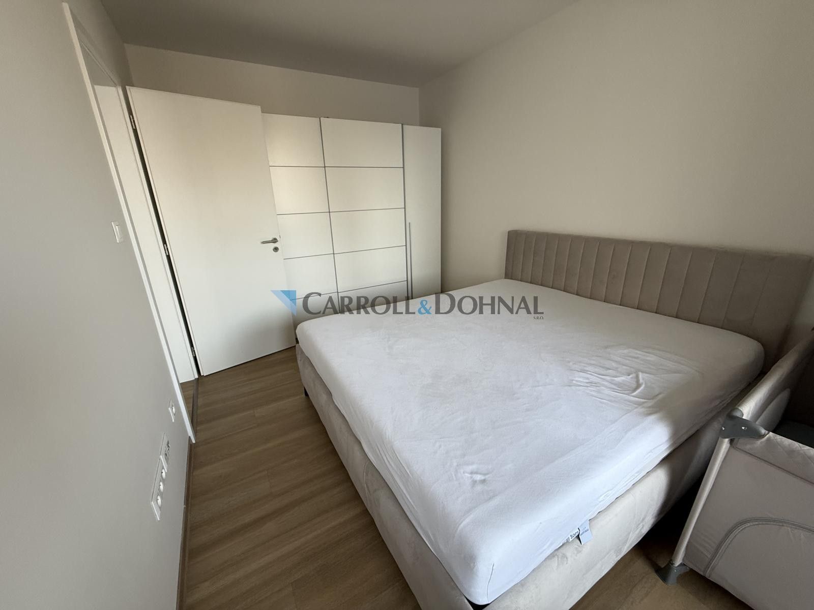 Pronájem bytu 2+kk 56 m² - foto 8
