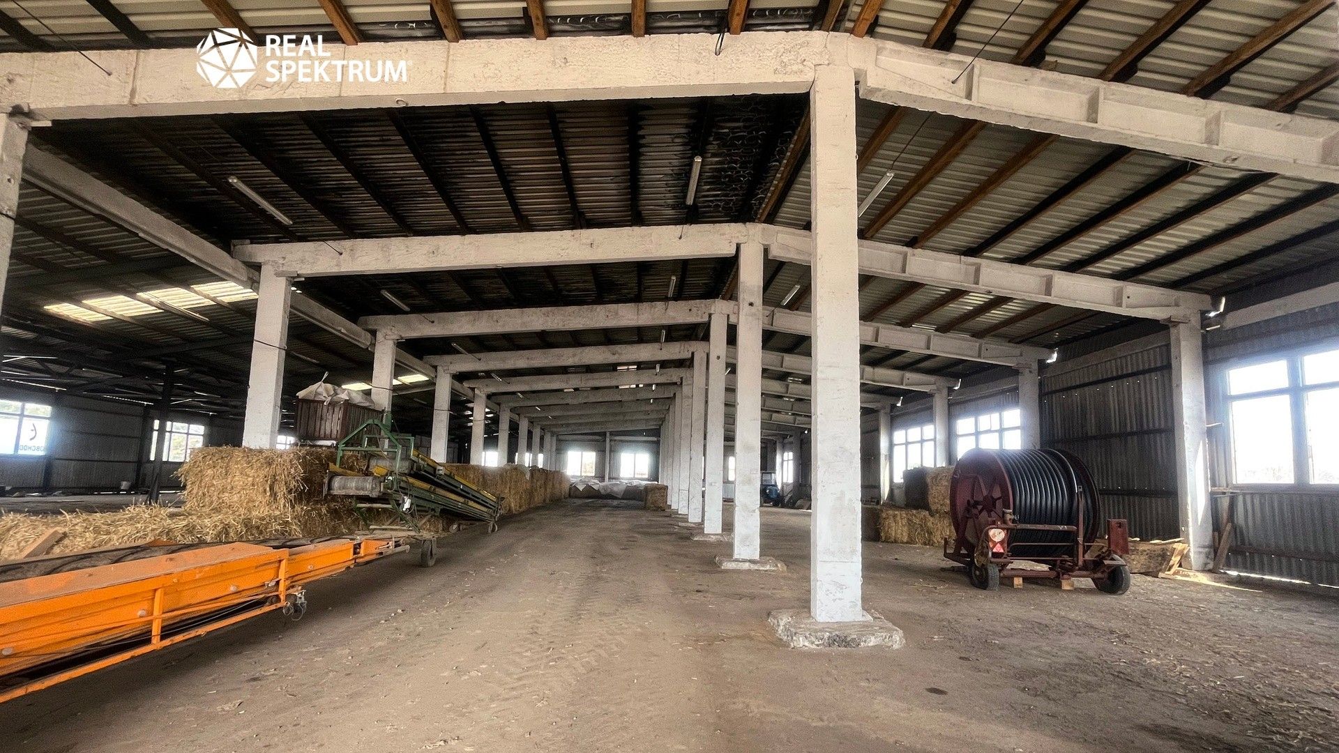 Prodej komerčního prostoru 5000 m² - foto 9
