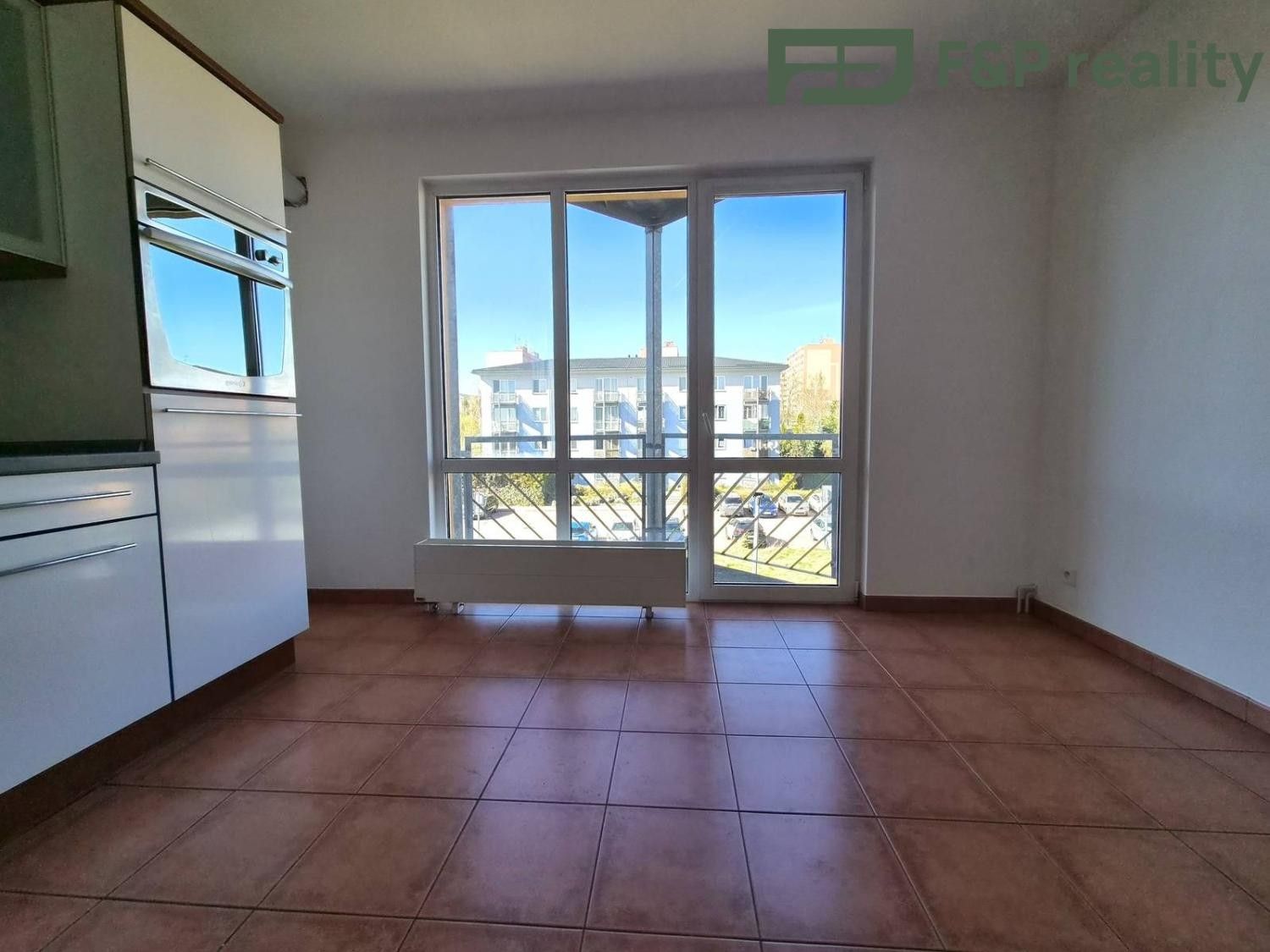 Pronájem bytu 2+1 59 m² - foto 3