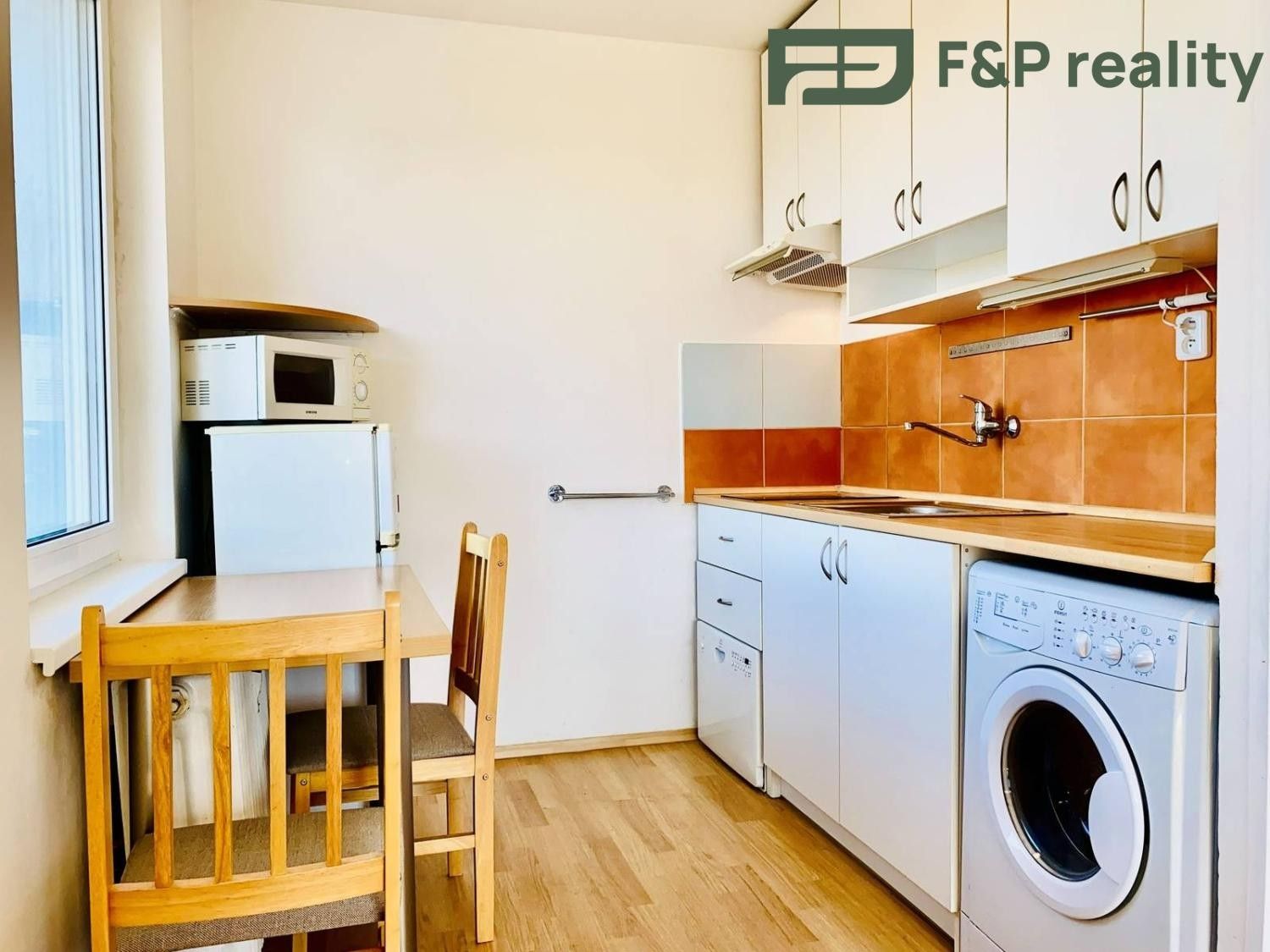 Pronájem bytu 2+kk 42 m² - foto 2