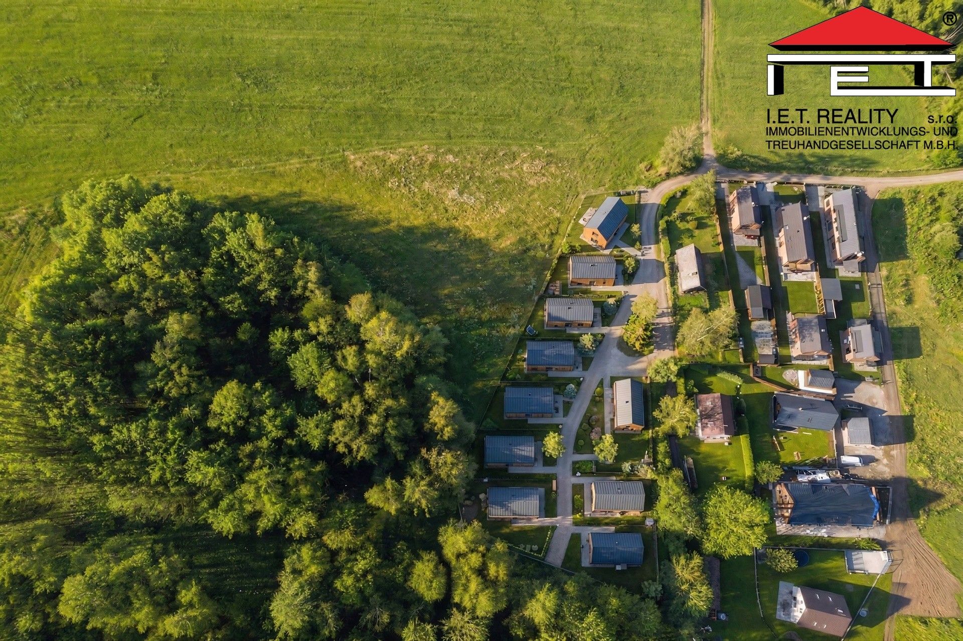 Prodej pozemku 4441 m² - foto 4