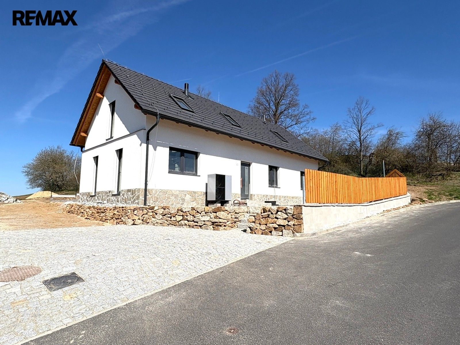 Prodej domu 188 m² - foto 1