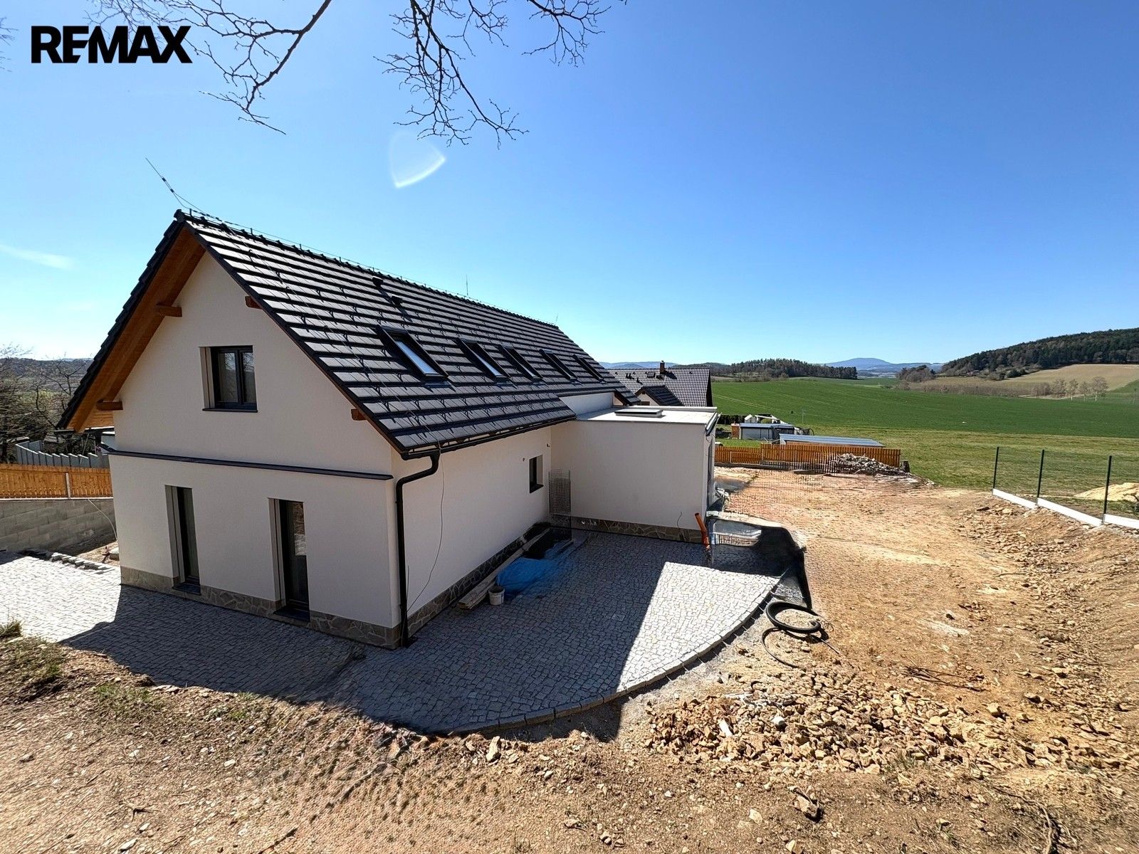 Prodej domu 188 m² - foto 2